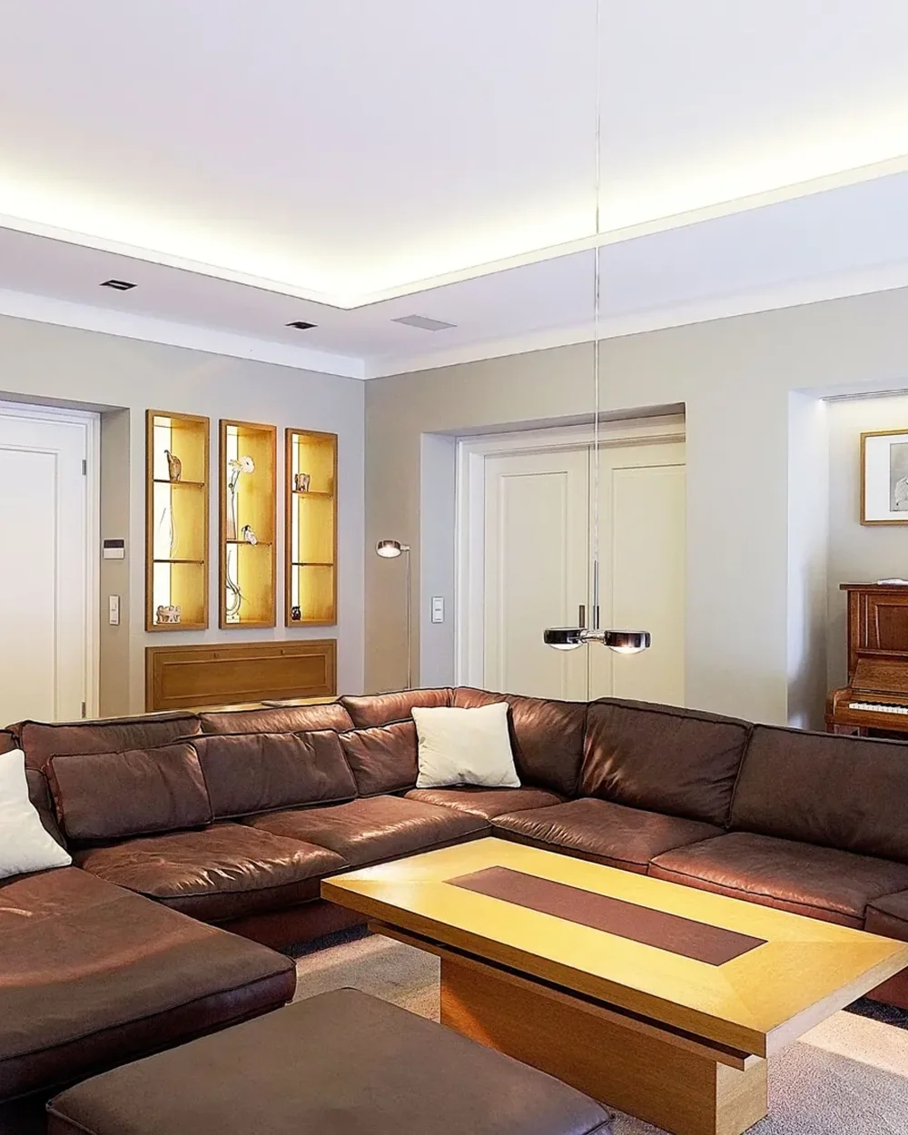 Couloir d'appartement rénové par Renova Swiss, finitions haut de gamme